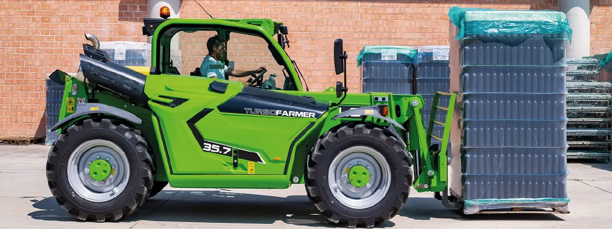turbofarmer-337-application-image1-w1254 Merlo Compact 33.7